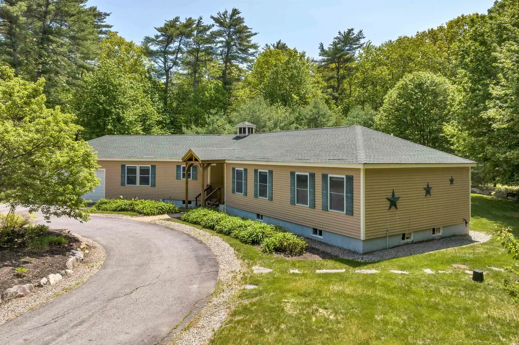 368 Winaukee Road Moultonborough NH 03254