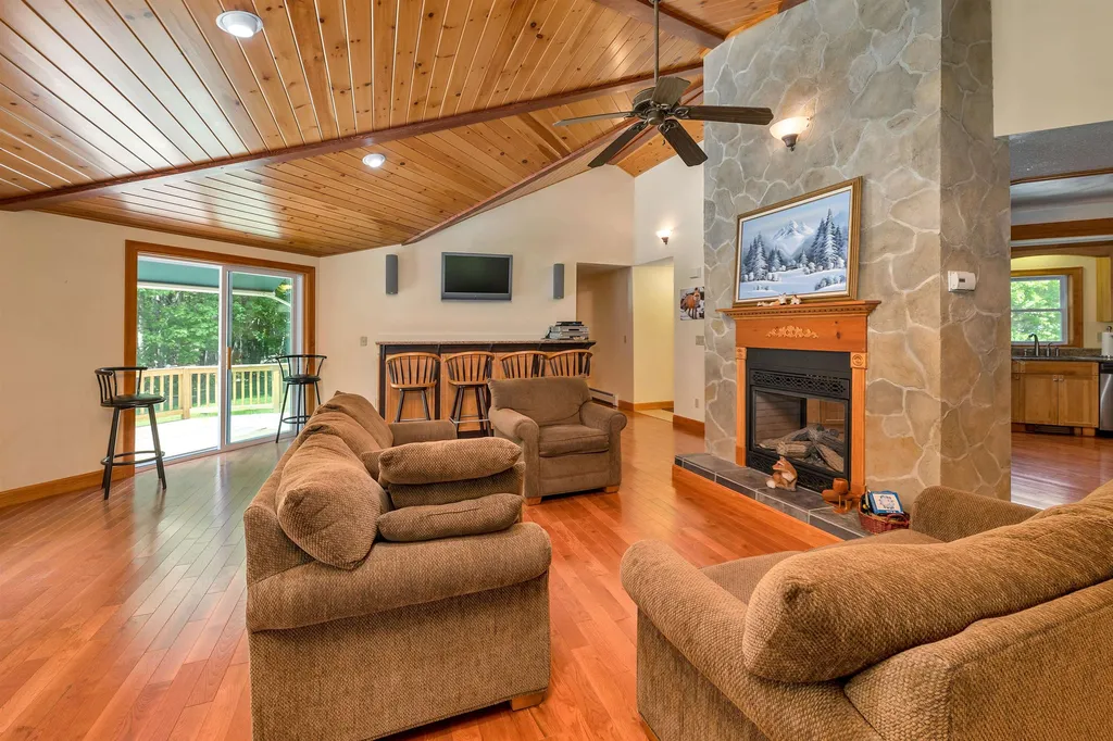 368 Winaukee Road Moultonborough NH 03254