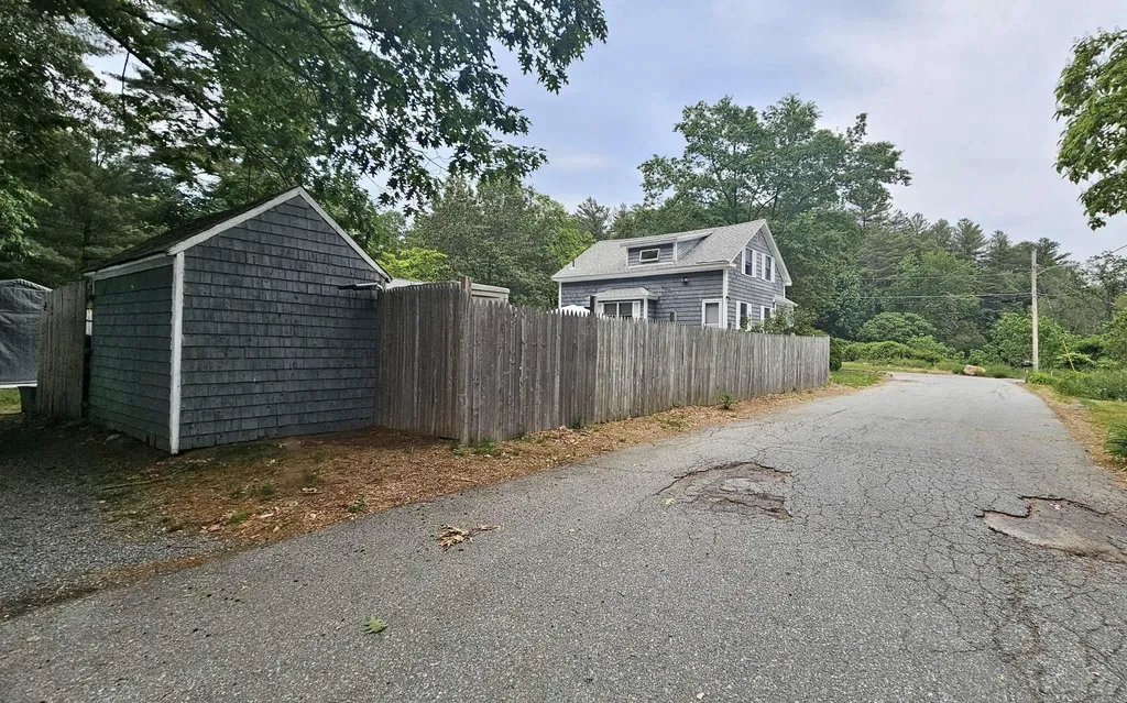 14 Wells Avenue Salem NH 03079