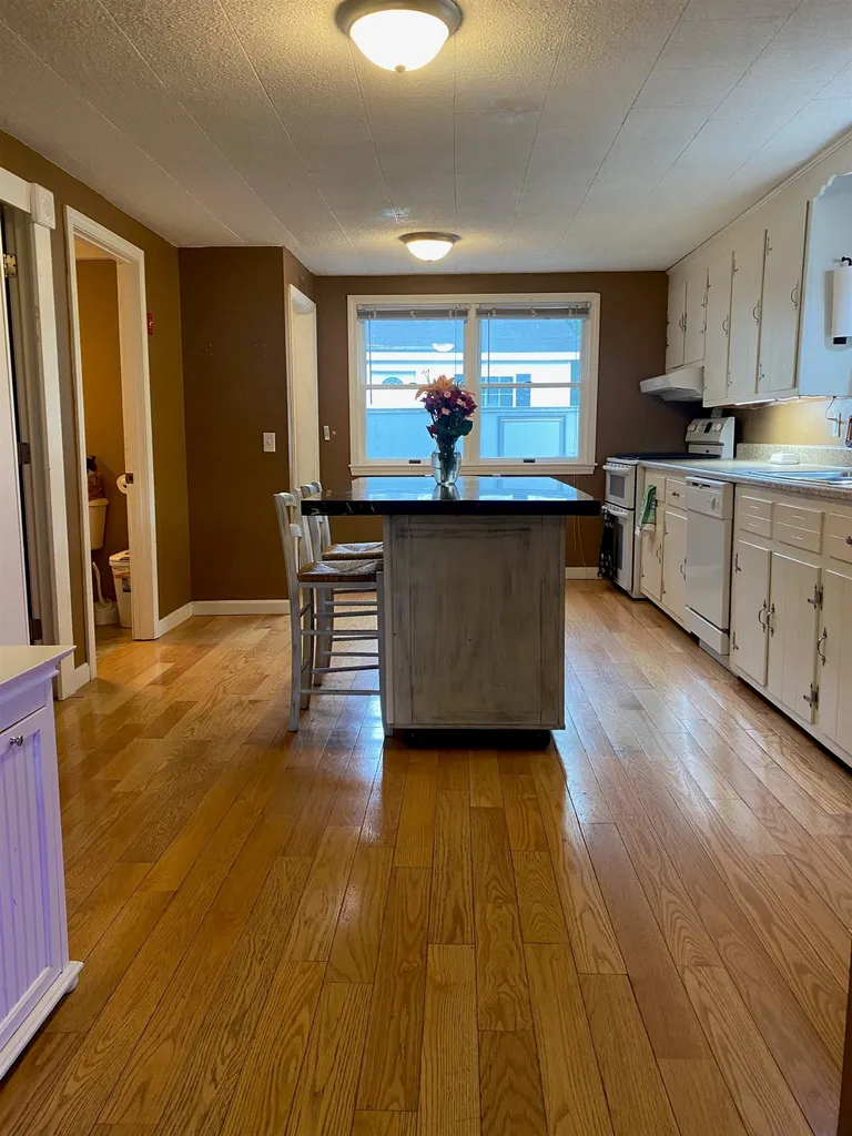 14 Wells Avenue Salem NH 03079
