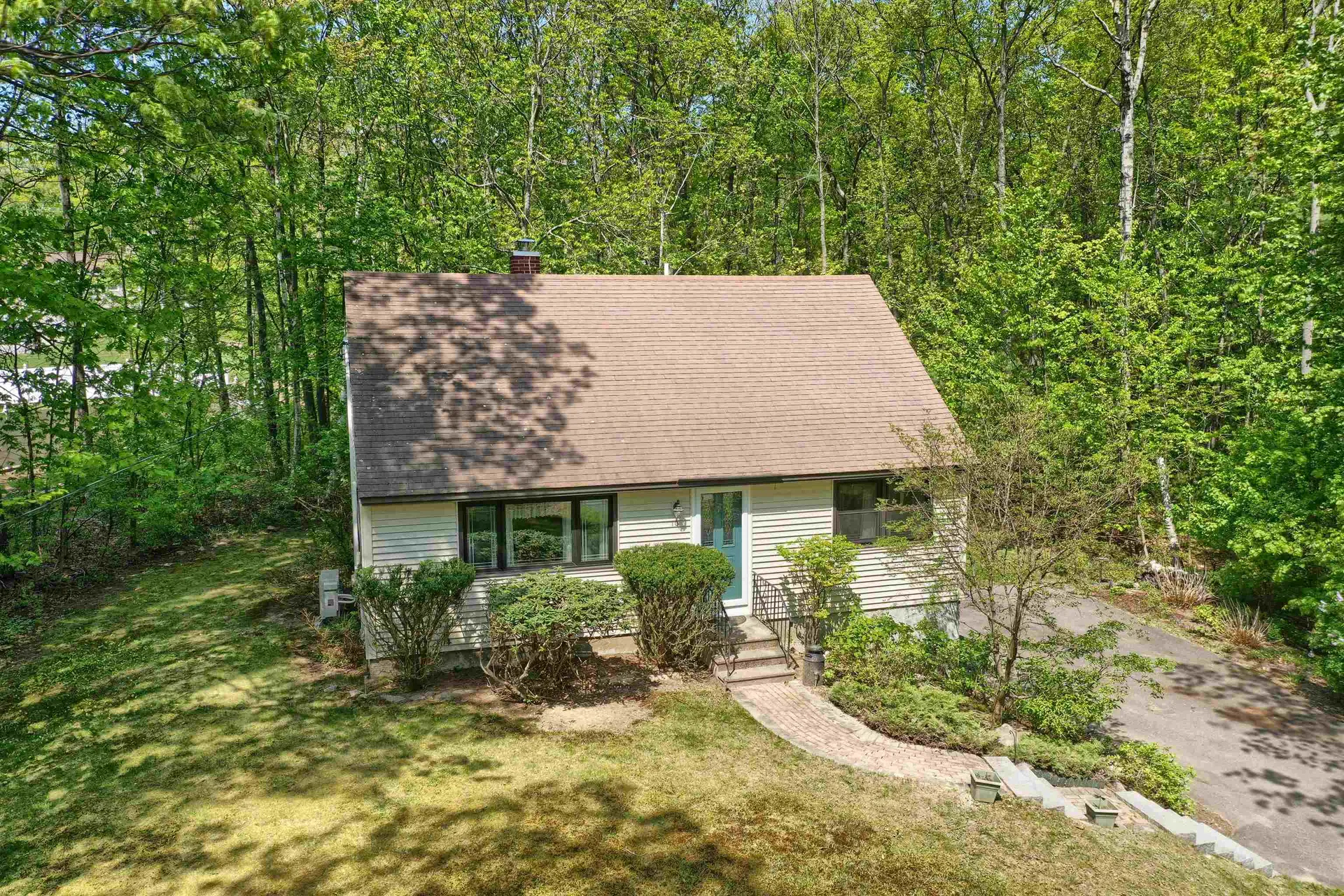 10 Joanne Drive Hooksett NH 03106