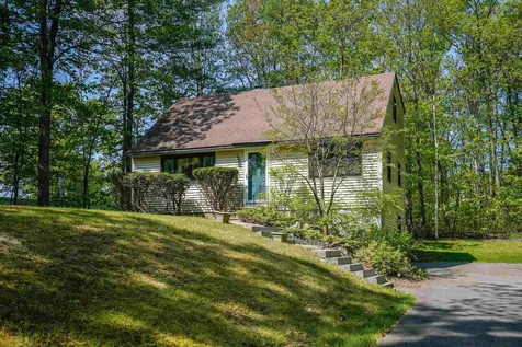 10 Joanne Drive Hooksett NH 03106
