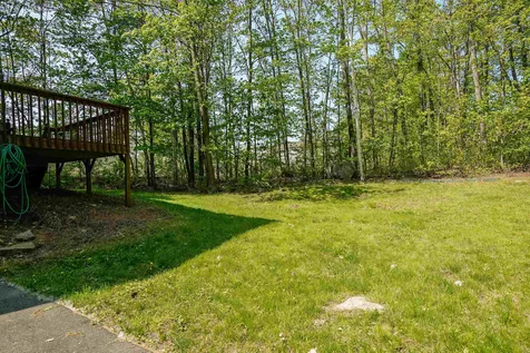 10 Joanne Drive Hooksett NH 03106