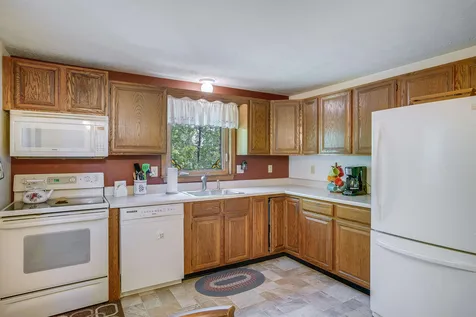 10 Joanne Drive Hooksett NH 03106