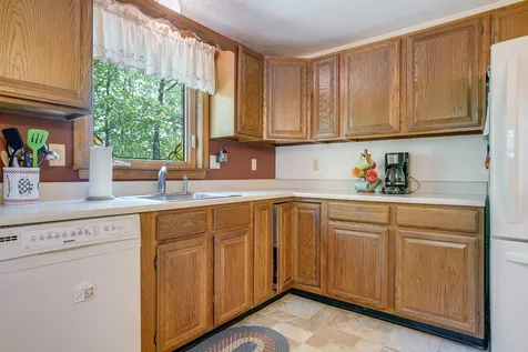 10 Joanne Drive Hooksett NH 03106