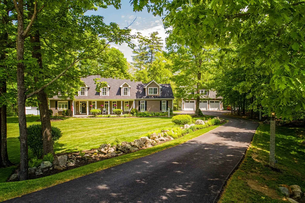 22 Mills Falls Road Barrington NH 03820