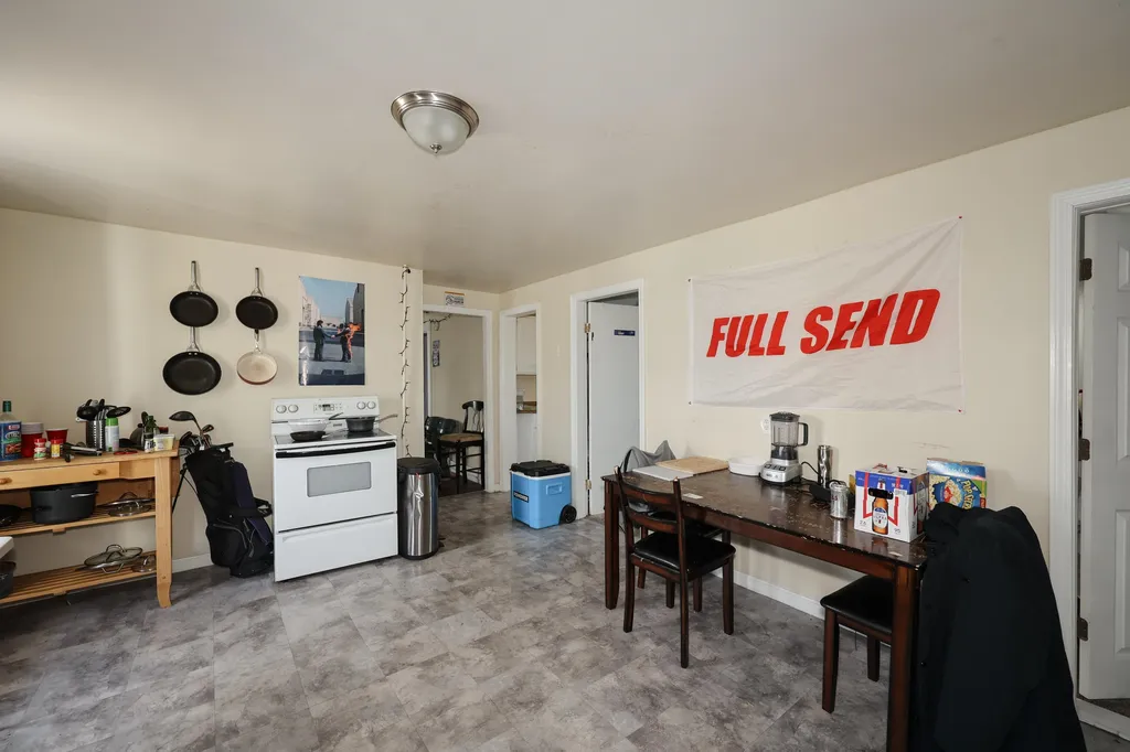 179 Pine Street Manchester NH 03103