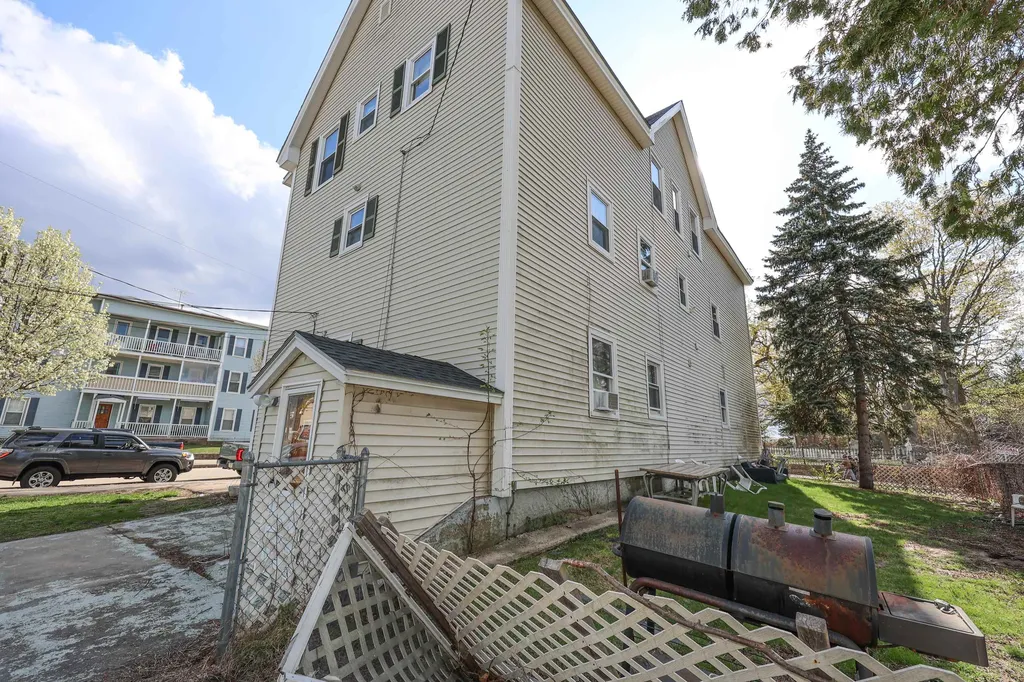 179 Pine Street Manchester NH 03103