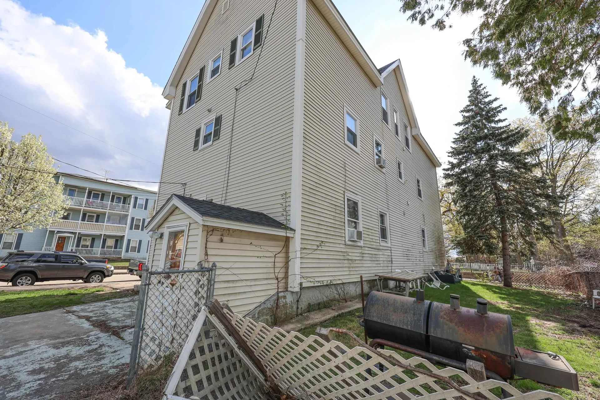 179 Pine Street Manchester NH 03103