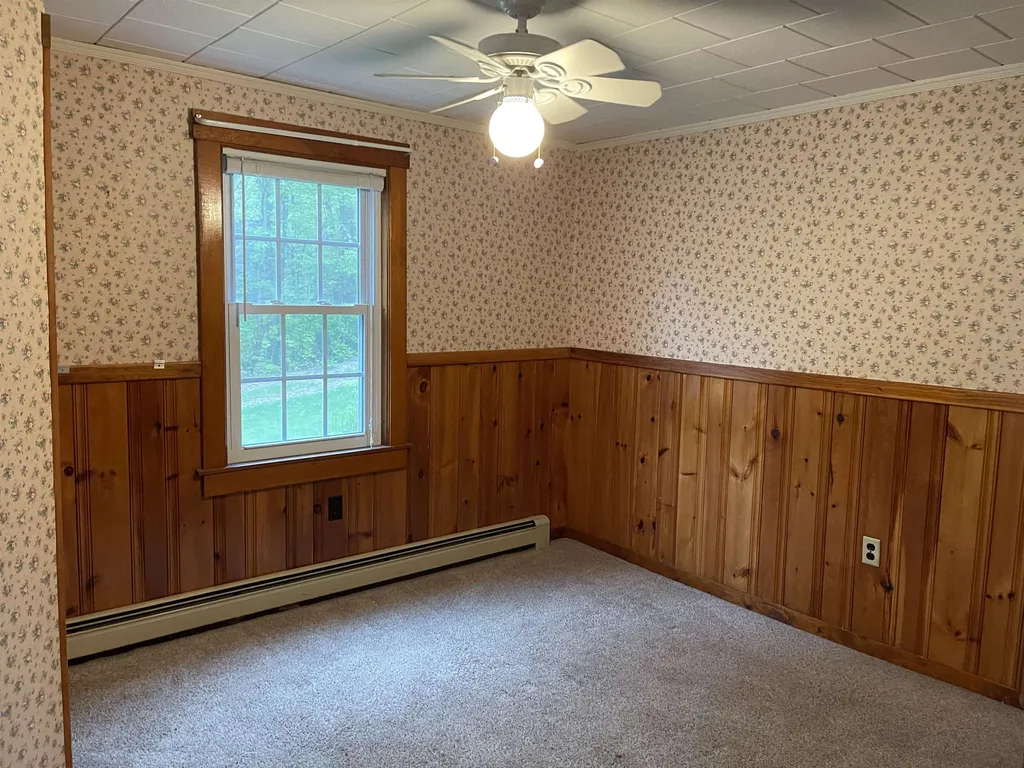 85 Railroad Avenue Alton NH 03810
