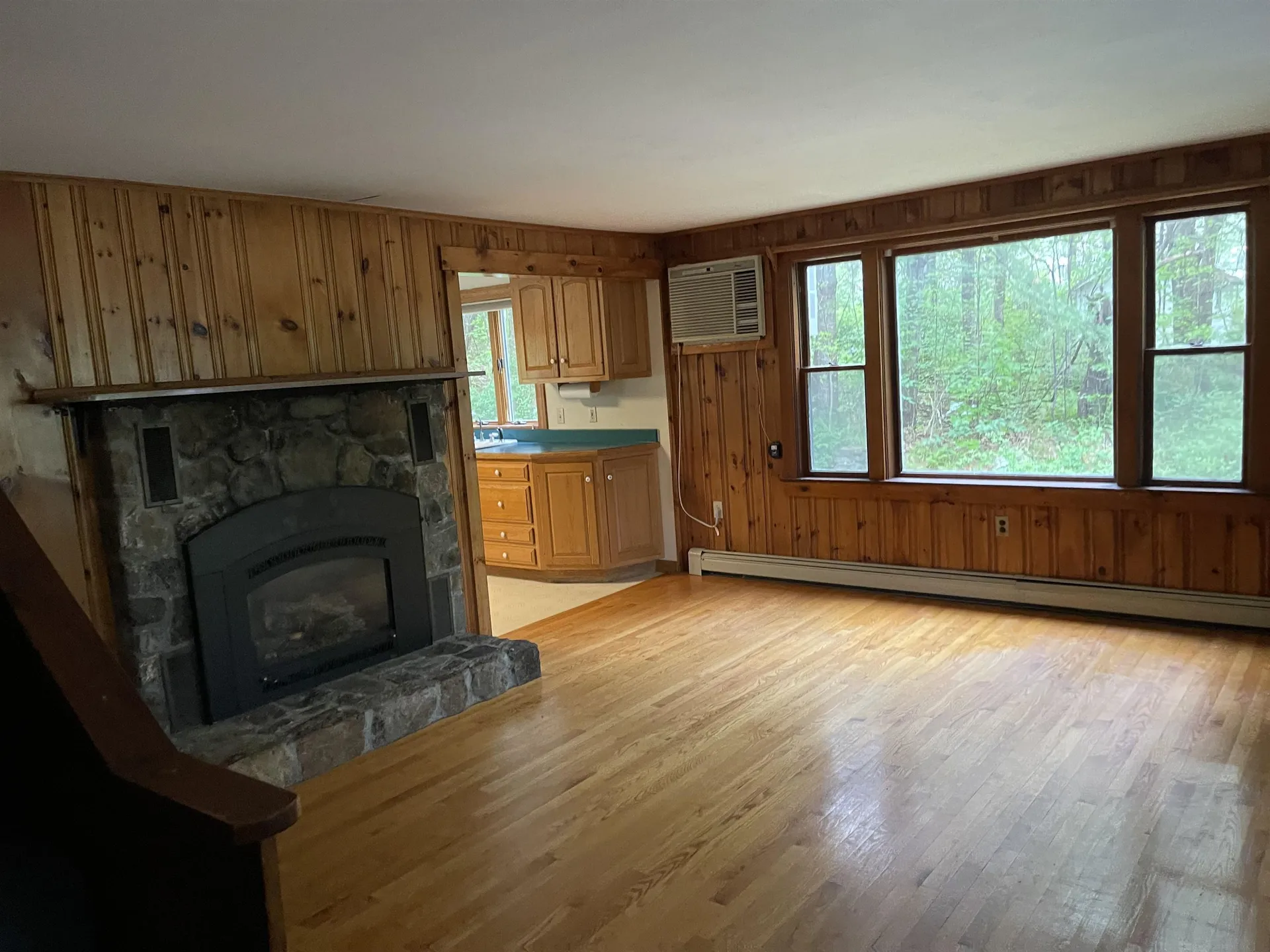 85 Railroad Avenue Alton NH 03810