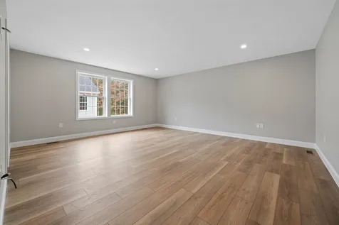 15 Wren Lane Laconia NH 03246