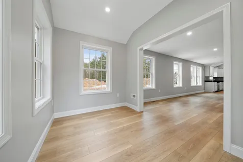 15 Wren Lane Laconia NH 03246