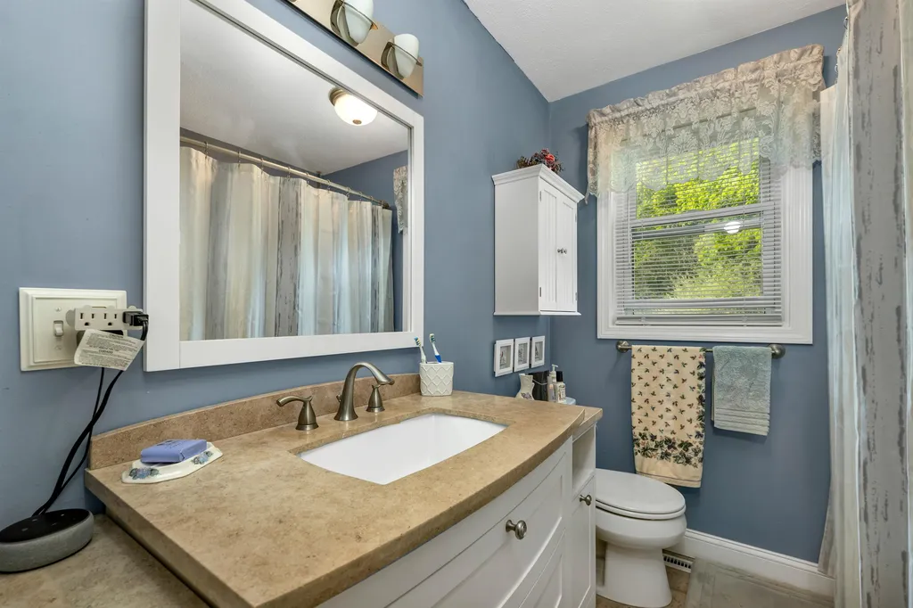 30a Ledgewood Drive Goffstown NH 03045