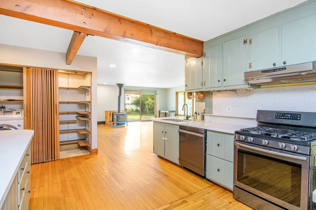 20 Peterson Terrace South Burlington VT 05403