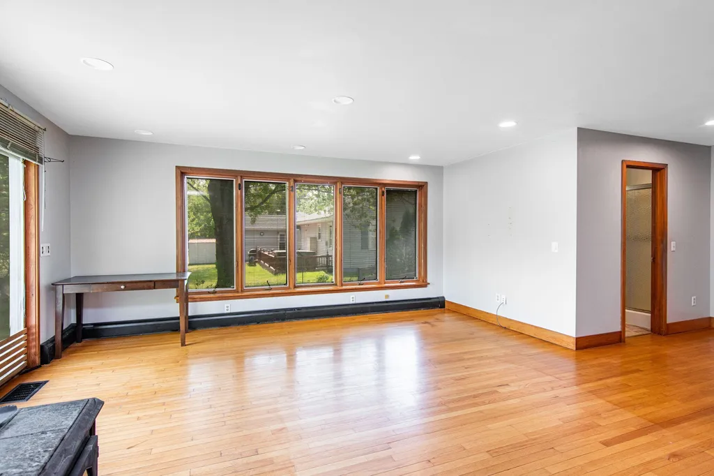 20 Peterson Terrace South Burlington VT 05403