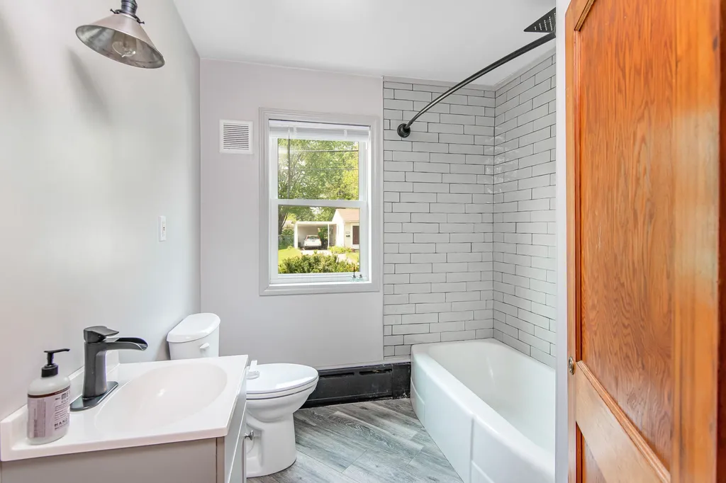 20 Peterson Terrace South Burlington VT 05403