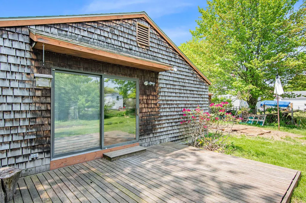 20 Peterson Terrace South Burlington VT 05403