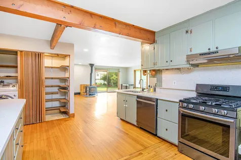 20 Peterson Terrace South Burlington VT 05403