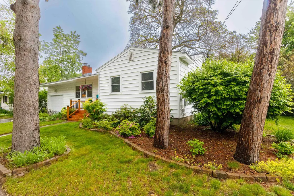 213 Pleasant Avenue Burlington VT 05408