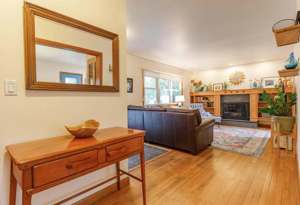 213 Pleasant Avenue Burlington VT 05408