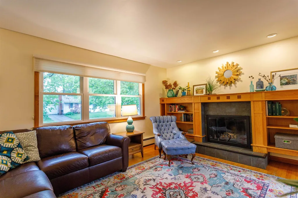 213 Pleasant Avenue Burlington VT 05408
