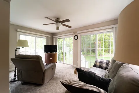 22 Sandy Brook Lane Londonderry NH 03053