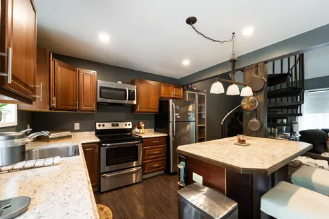 22 Sandy Brook Lane Londonderry NH 03053