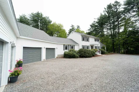 22 Sandy Brook Lane Londonderry NH 03053