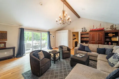 22 Sandy Brook Lane Londonderry NH 03053