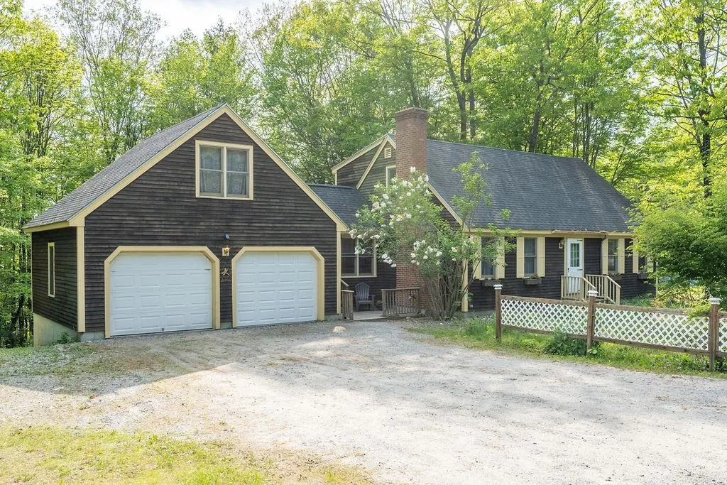 33 Washington Circle Hillsborough NH 03244