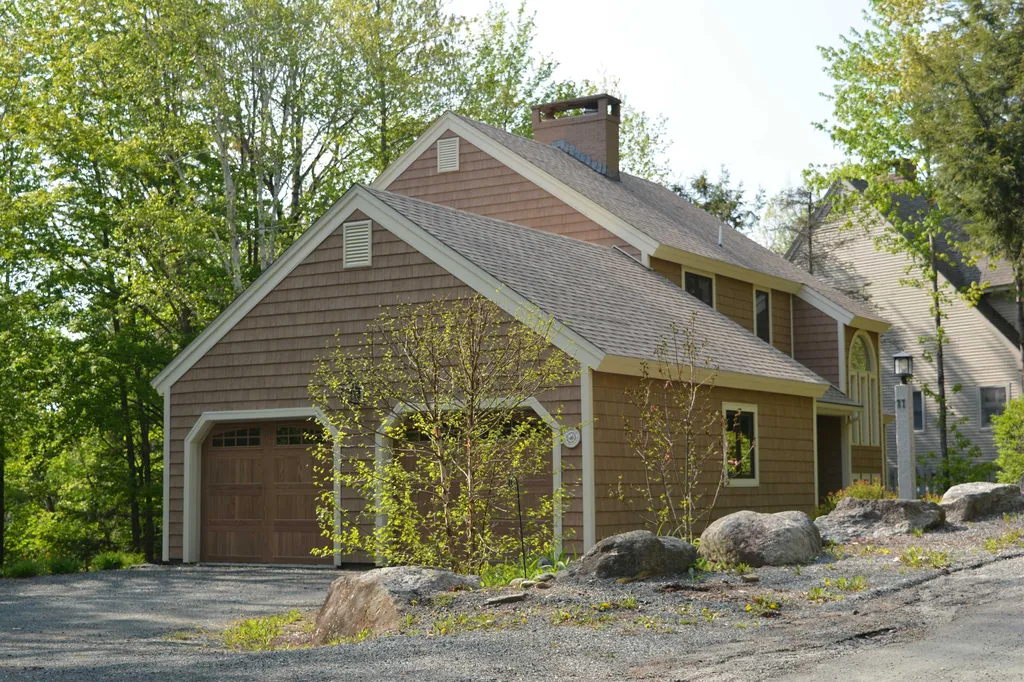 27 Fairway Drive Grantham NH 03753