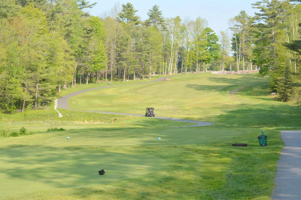 27 Fairway Drive Grantham NH 03753