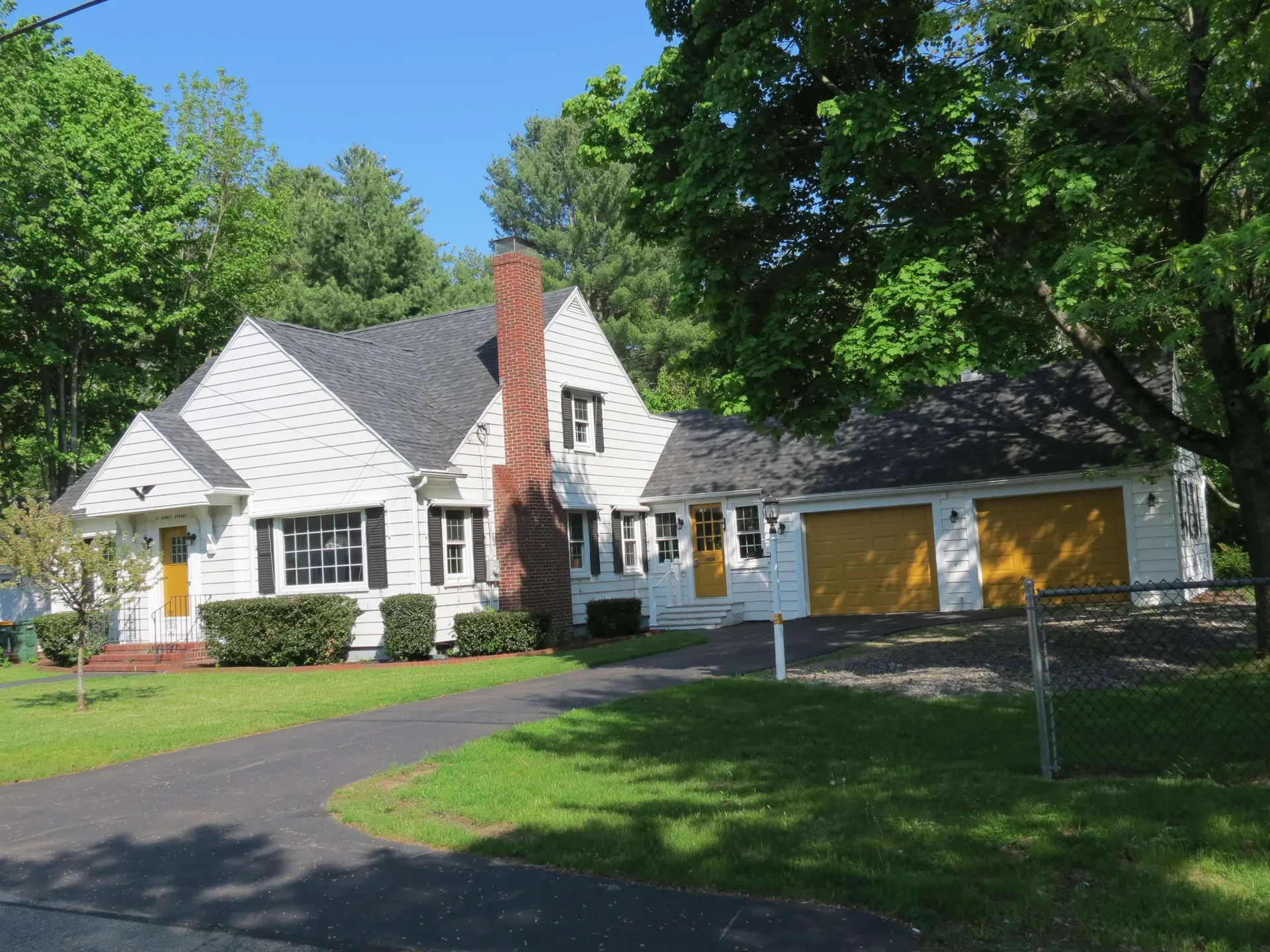 11 Dewey Street Rochester NH 03867