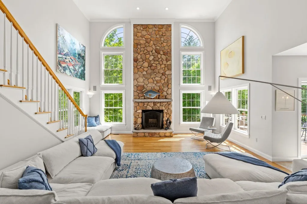 56 Rolling Woods Drive Bedford NH 03110
