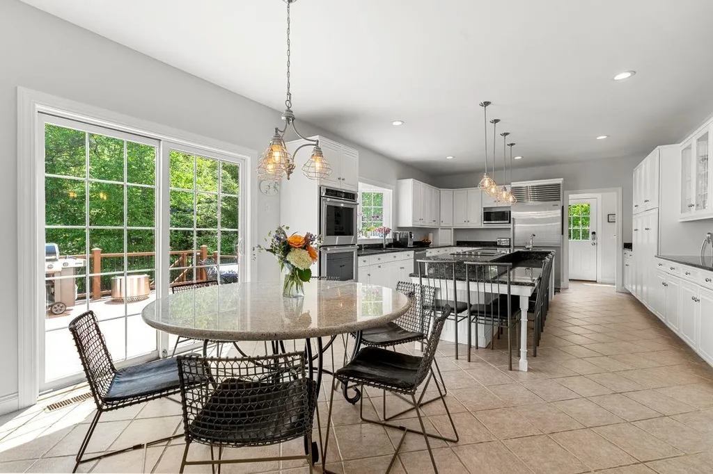 56 Rolling Woods Drive Bedford NH 03110