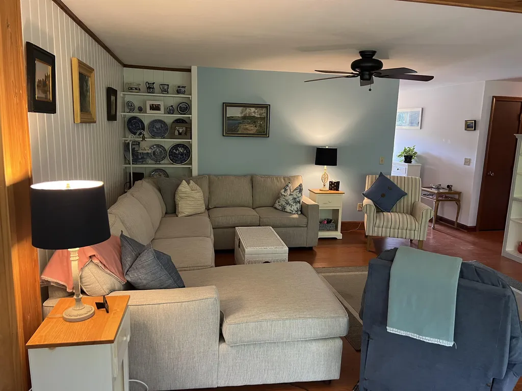 387 North Main Street Wolfeboro NH 03894
