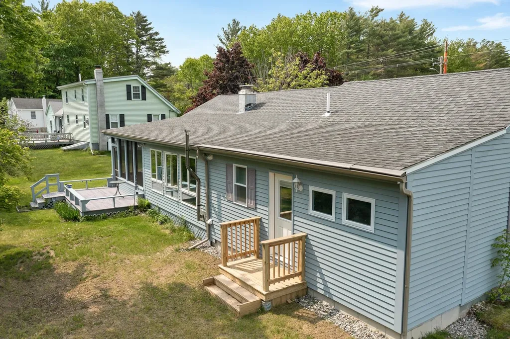 387 North Main Street Wolfeboro NH 03894