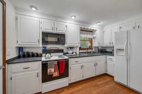 387 North Main Street Wolfeboro NH 03894