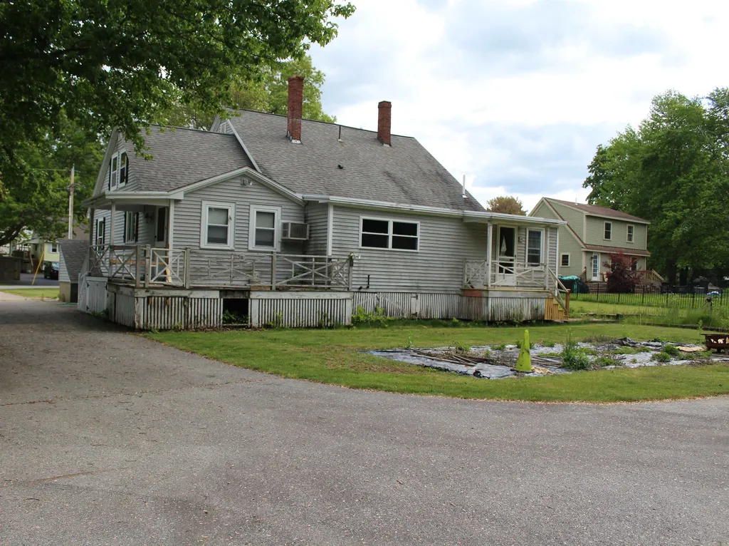 26 Crawford Avenue Exeter NH 03833