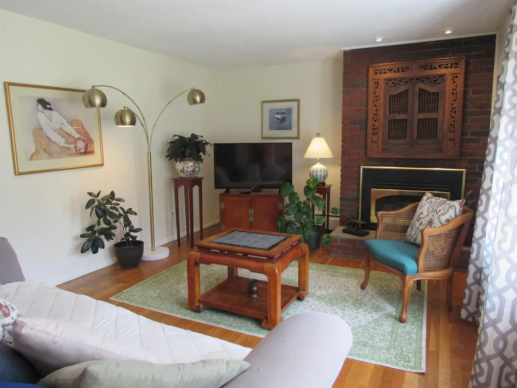 11 Bellevue Avenue Claremont NH 03743