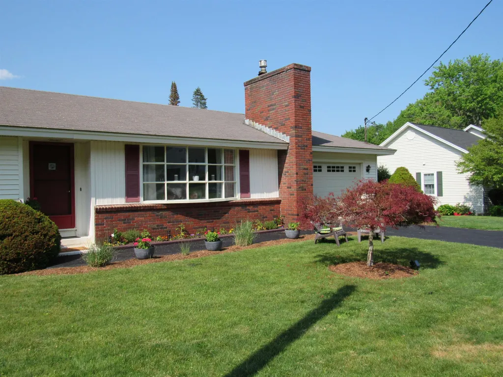 11 Bellevue Avenue Claremont NH 03743