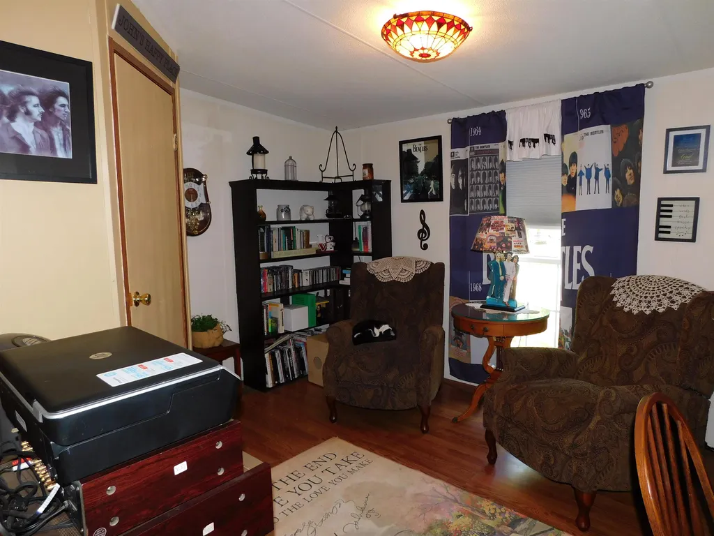 11 James Road Fremont NH 03044