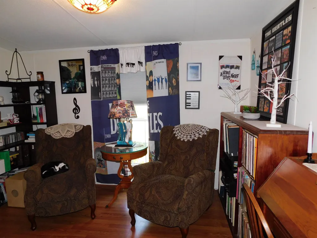 11 James Road Fremont NH 03044