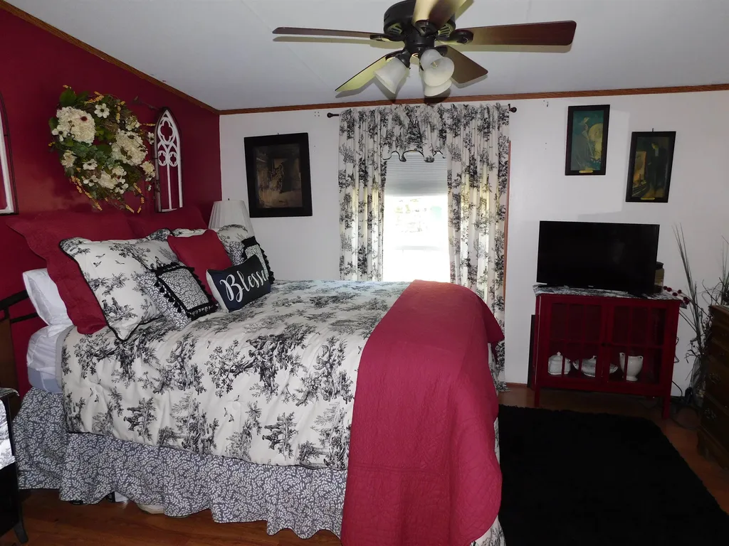 11 James Road Fremont NH 03044