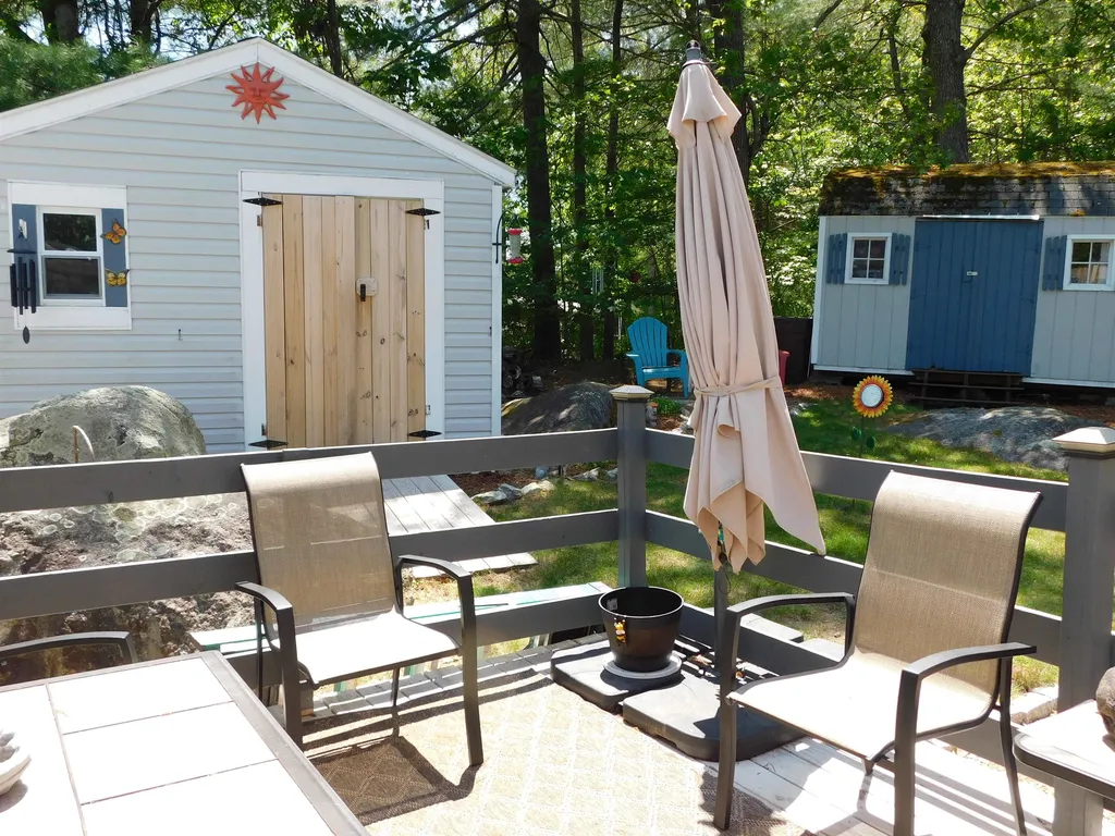 11 James Road Fremont NH 03044