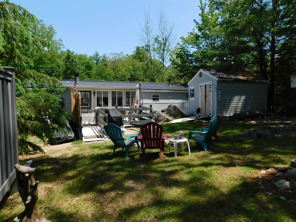 11 James Road Fremont NH 03044