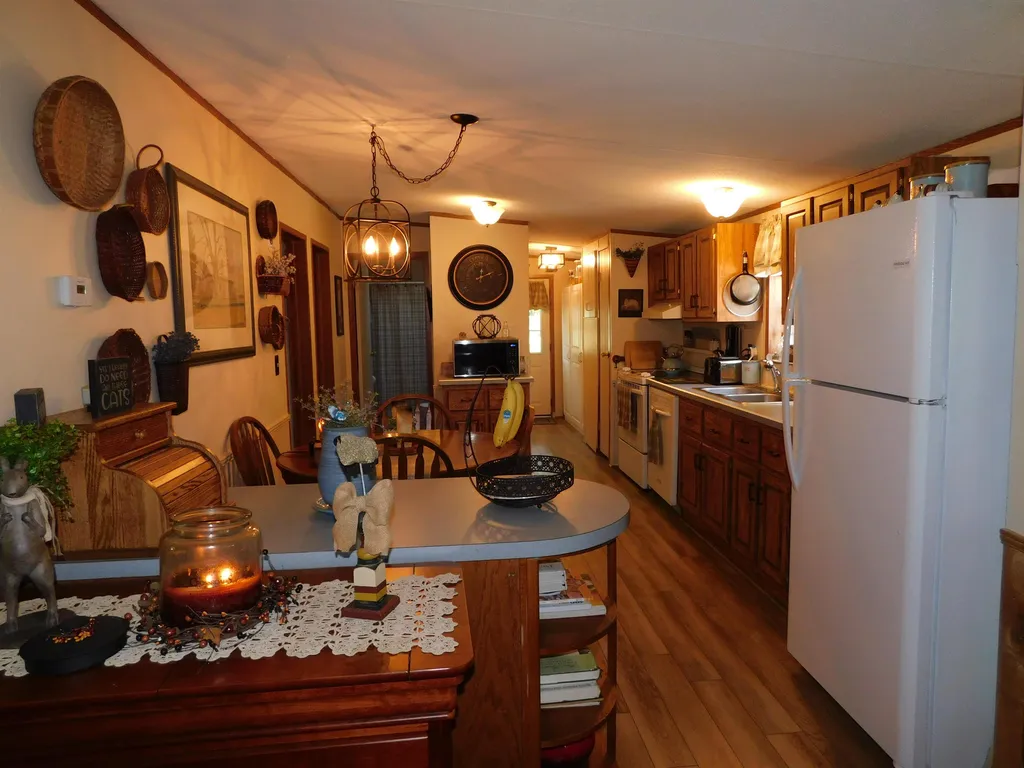 11 James Road Fremont NH 03044