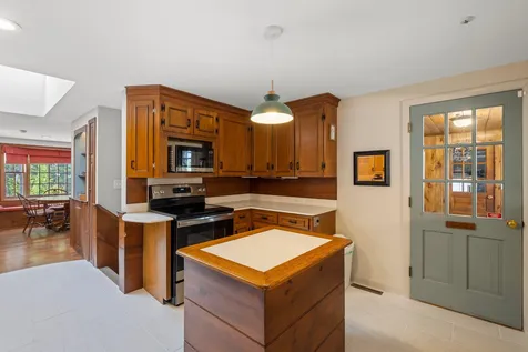 4 Prospect Street Henniker NH 03242