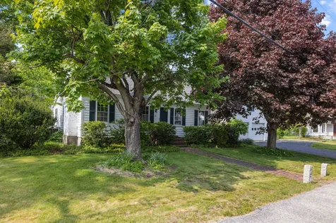 4 Prospect Street Henniker NH 03242